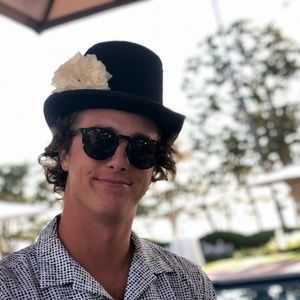 Meet your Posher, Steen